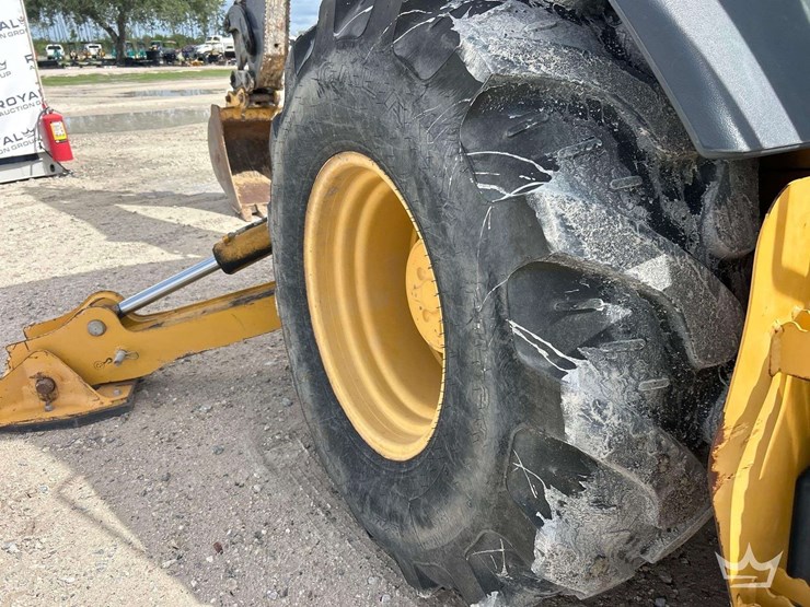 deere-410l-image-47