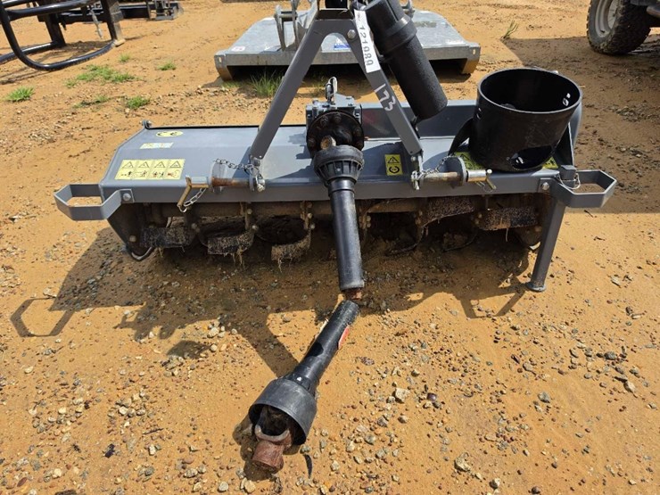 173---titan-20493pt-hitch-tiller-image-5