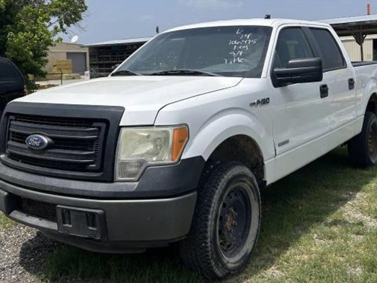 2014-ford-f150-xl-image-1