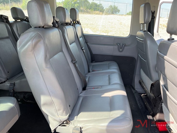 2019-ford-transit-image-13