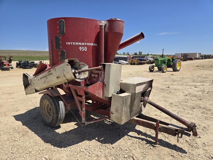case-ih-950-image-1
