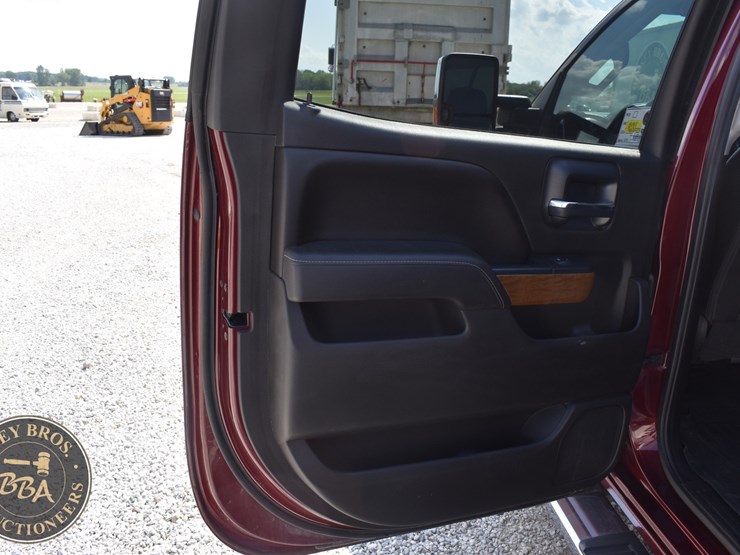 2017-chevrolet-silverado-3500hd-ltz-image-28