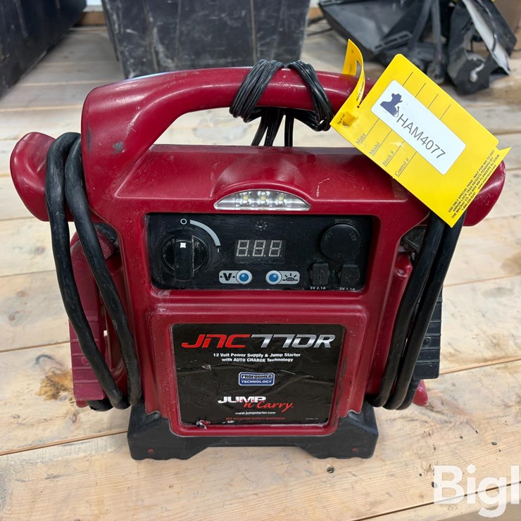 JNC 770R 12 Volt Jump Pack
