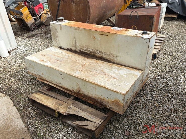 l-shaped-aux.-fuel-tank-image-4