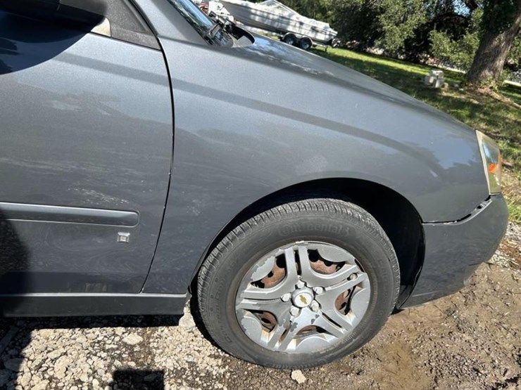 #4-•-2007-chevrolet-malibu-ls-image-4