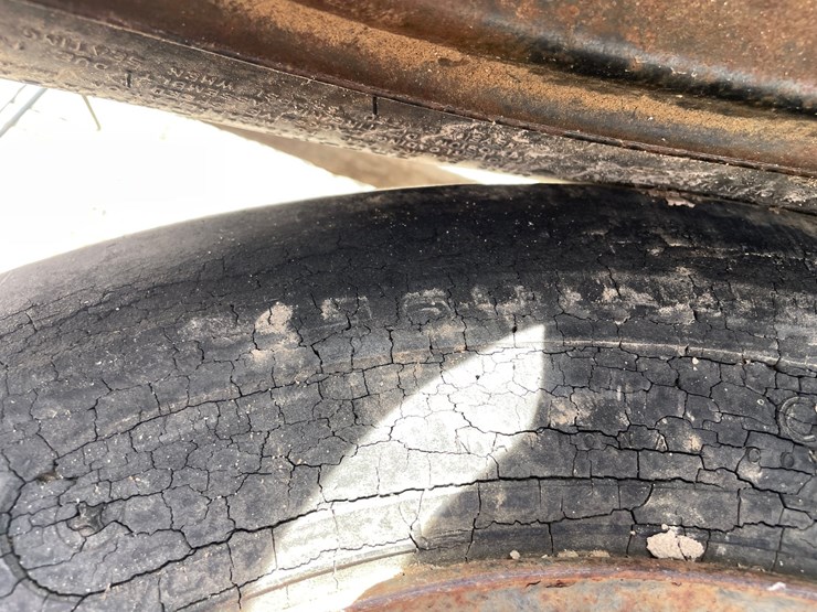 #2135-•-(2)-implement-tires-image-8