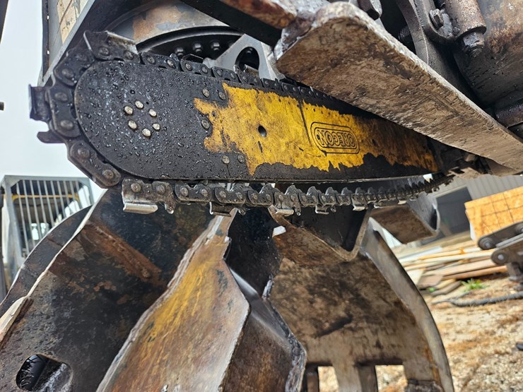 2010-deere-200d-lc-image-82