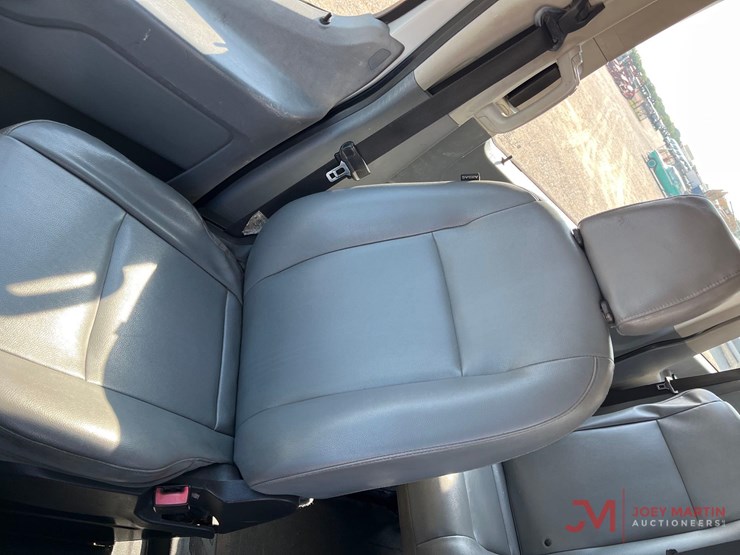 2019-ford-transit-image-24