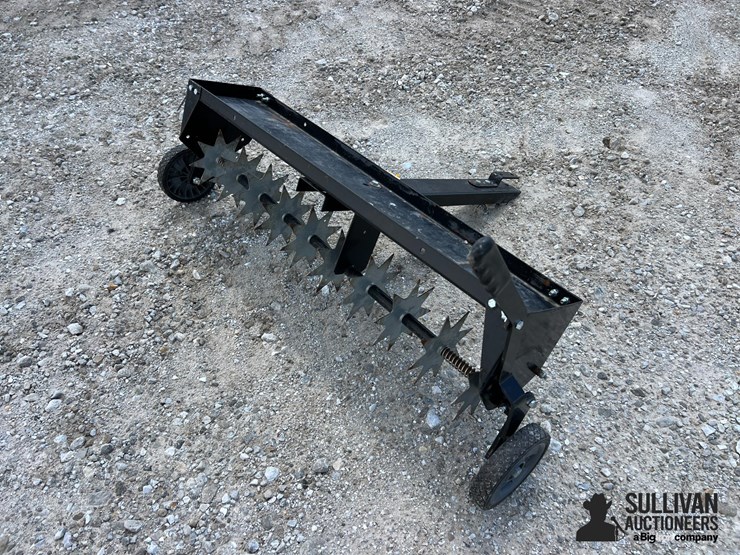 agri-fab-41"-pull-type-lawn-thatcher-image-5
