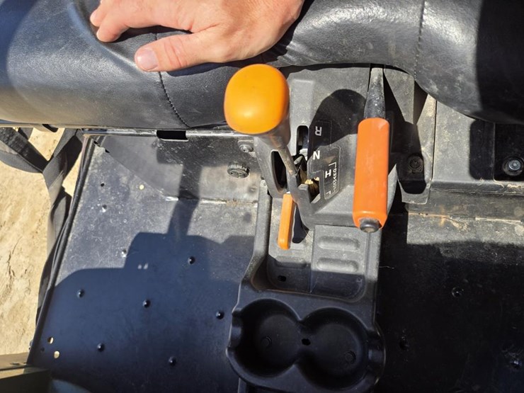 john-deere-gator-image-21