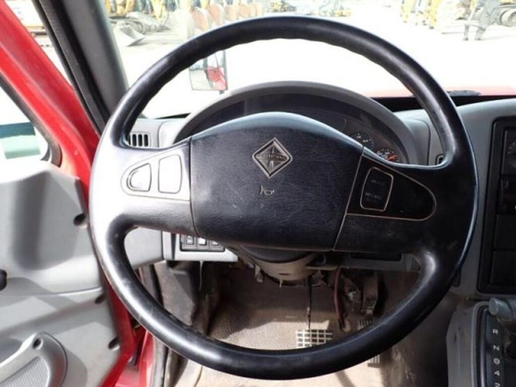 2005-international-durastar-4200-image-14