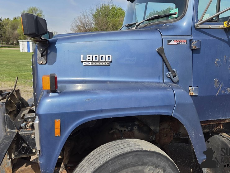 1994-ford-l8000-image-9
