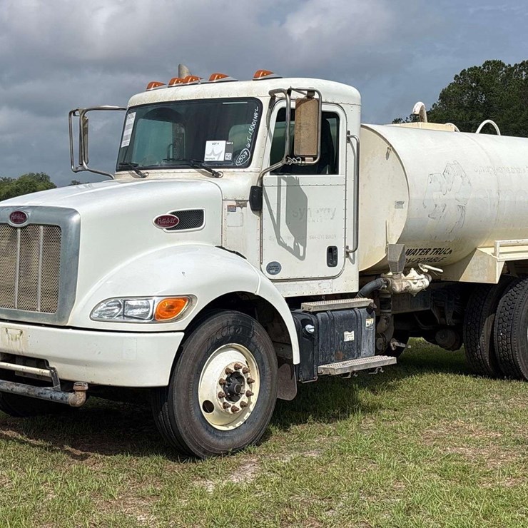 2017 PETERBILT 337