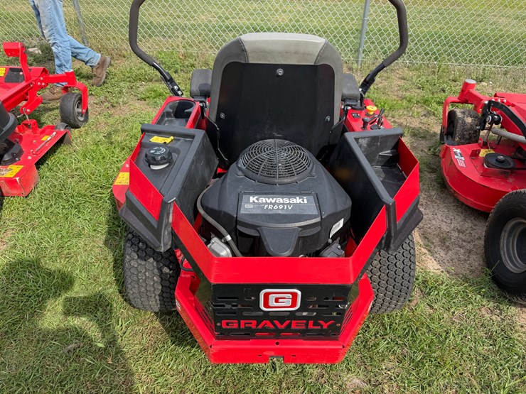 #6007-•-gravely-52"-ztx52-zero-turn-lawnmower-image-4