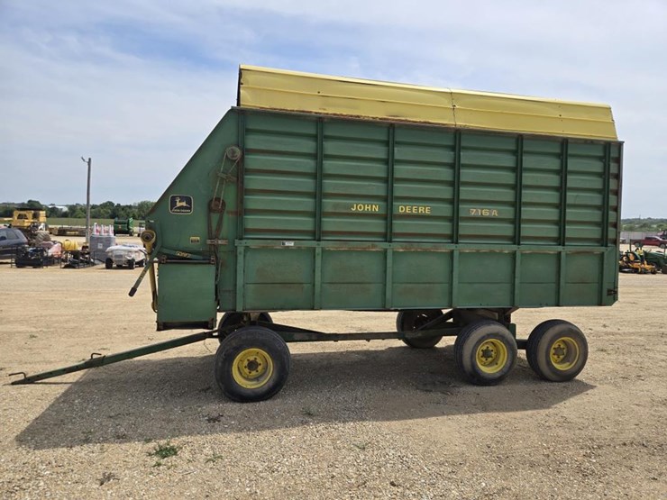 john-deere-716a-image-4