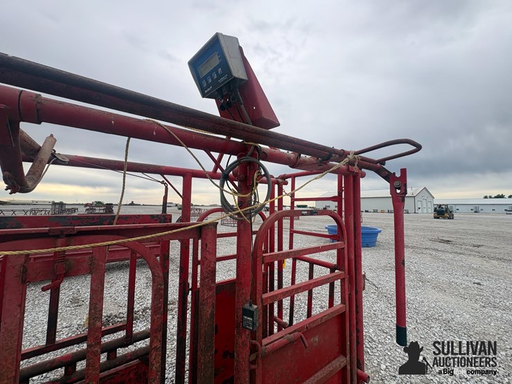 stronghold-cattle-chute-image-12