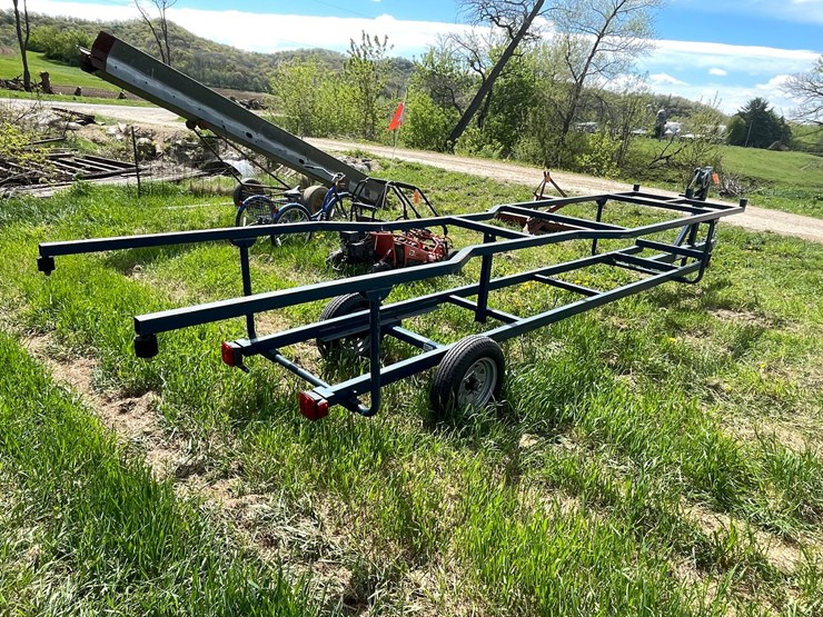 #2105-•-2012-triton-pontoon-trailer-(no-registration-card)-image-4