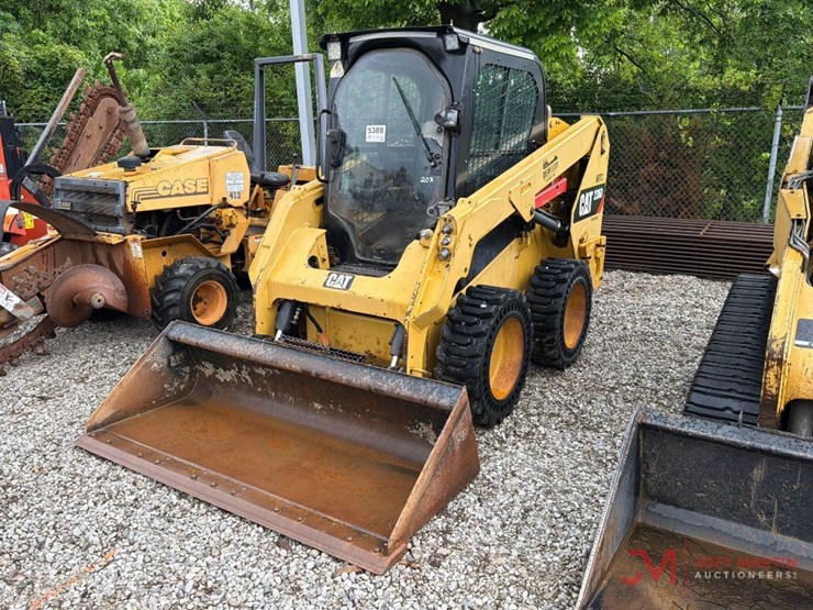 2015-caterpillar-236d-image-4