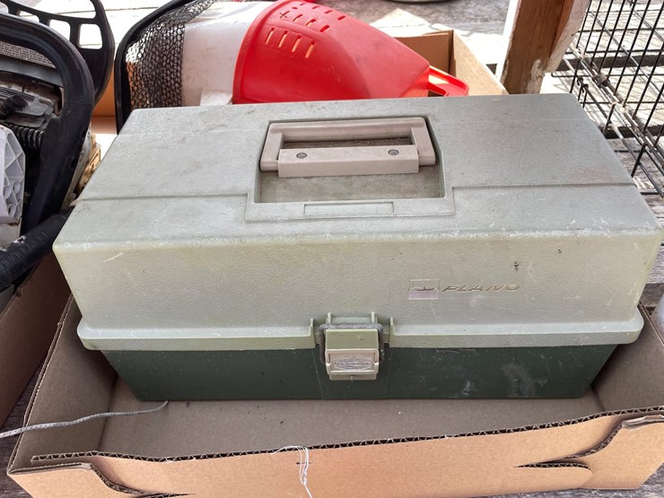 #2132-•-plano-tackle-box,-minnow-bucket,-and-oddspro-rubber-net-image-2