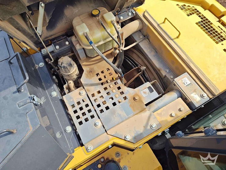 2020-deere-135g-image-11