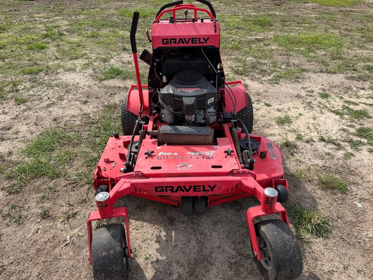 #6009-•-gravely-52"-pro-stance-52-zero-turn-lawnmower-image-4