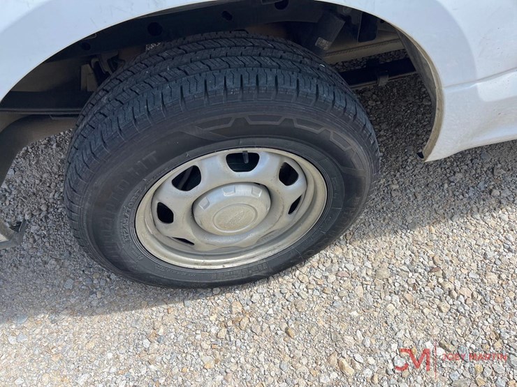 2017-ford-f150-xl-image-18