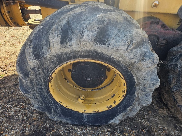 2000-caterpillar-574-image-97