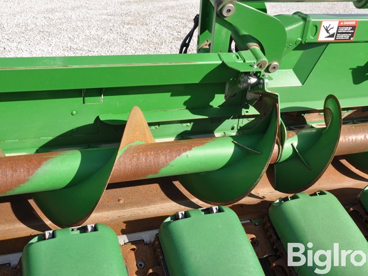 2023-john-deere-c18f-image-16