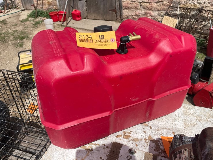 #2134-•-attwood-boat-gas-can-image-2