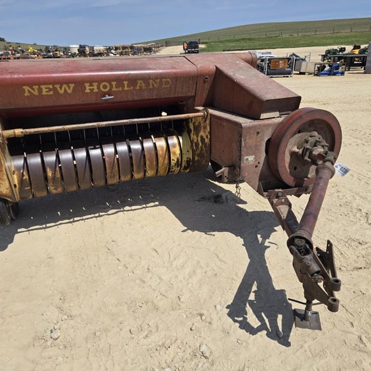 NEW HOLLAND 270