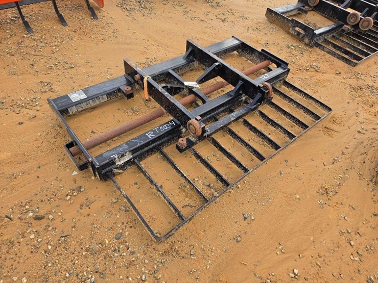127---superior-fabrication-forklift-image-4