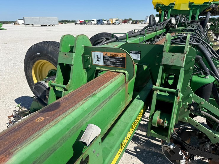 2011-john-deere-1770-image-16
