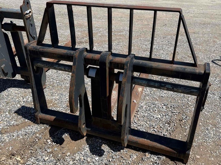 coupler-attached-pallet-forks-image-3