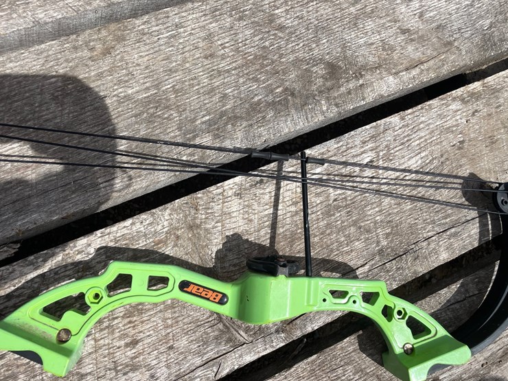 #2140-•-bear-youth-compound-bow-image-7