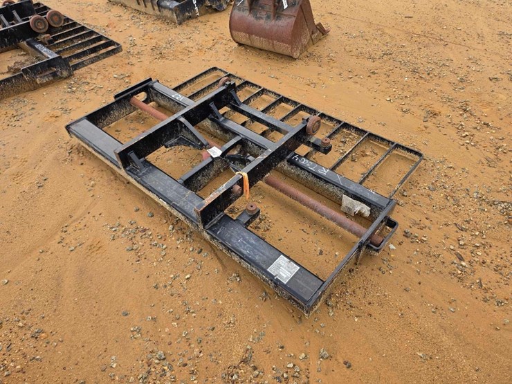 127---superior-fabrication-forklift-image-3