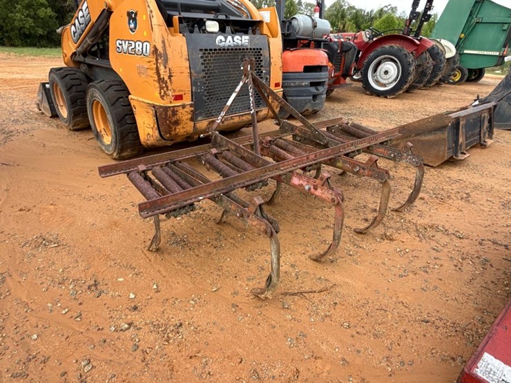 massey-ferguson-9-image-3