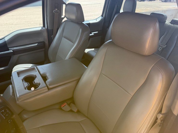 2017-ford-f550-image-13