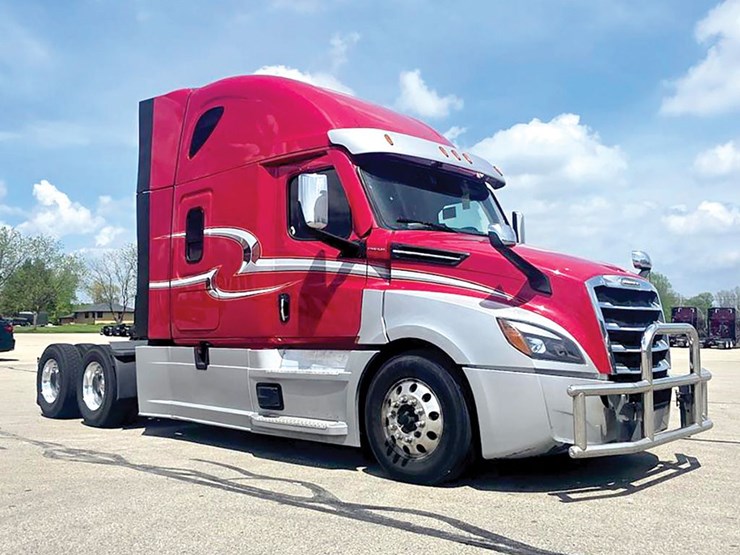 2022-freightliner-cascadia-126-image-1