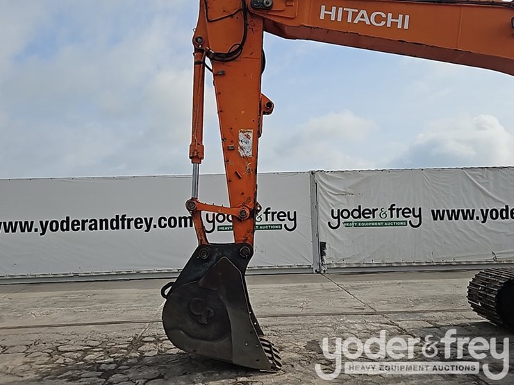 2017-hitachi-zx210-lc-6n-image-17