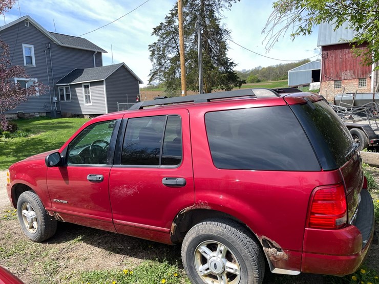 2005-ford-explorer-image-8