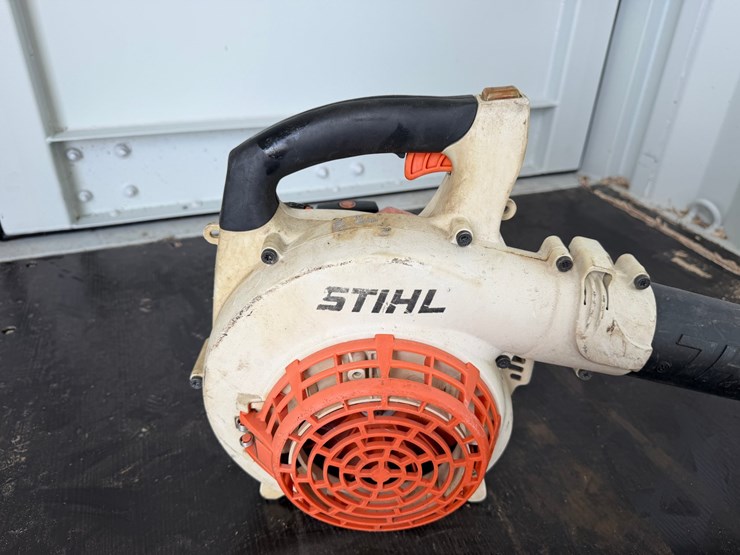 #6036-•-stihl-bg85-handheld-leaf-blower-image-6