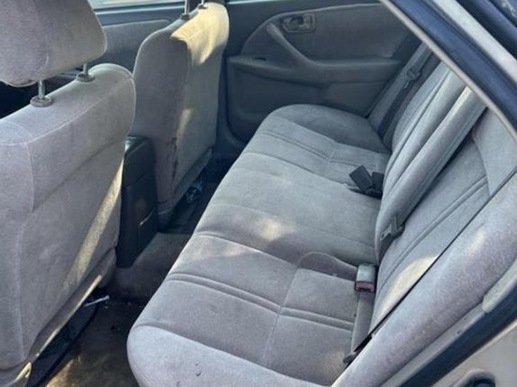 #3-•-1999-toyota-camry-image-14