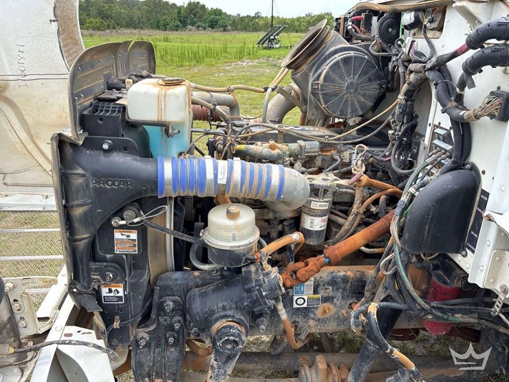 2017-peterbilt-337-image-26