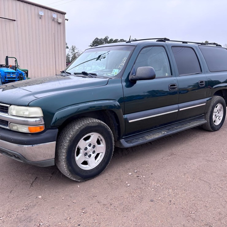 2004 CHEVROLET SUBURBAN