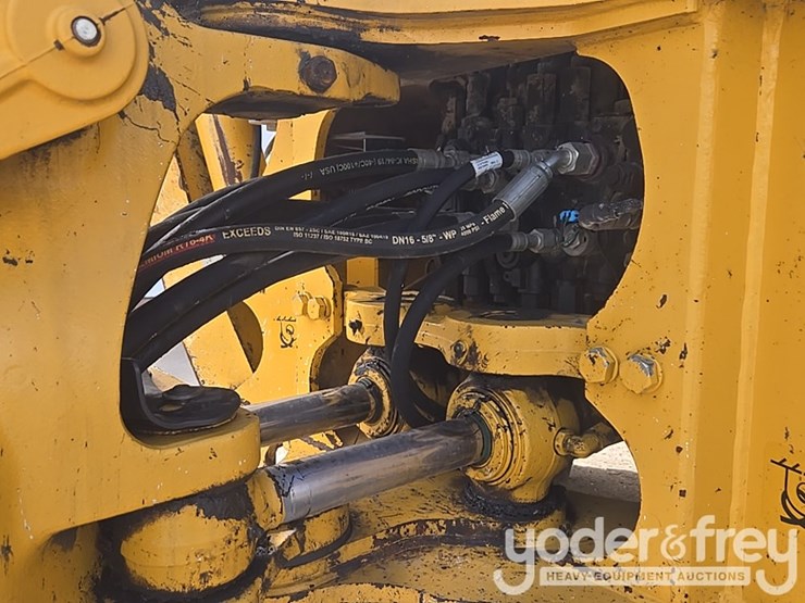 2020-deere-310sl-image-28