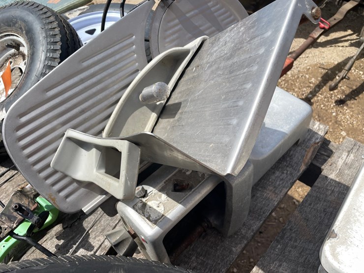 #2138-•-12"-hobart-meat-slicer-image-9