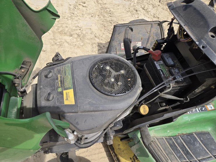 john-deere-x320-image-12