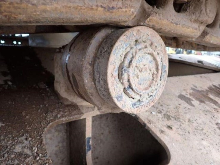 2010-deere-270d-lc-image-52