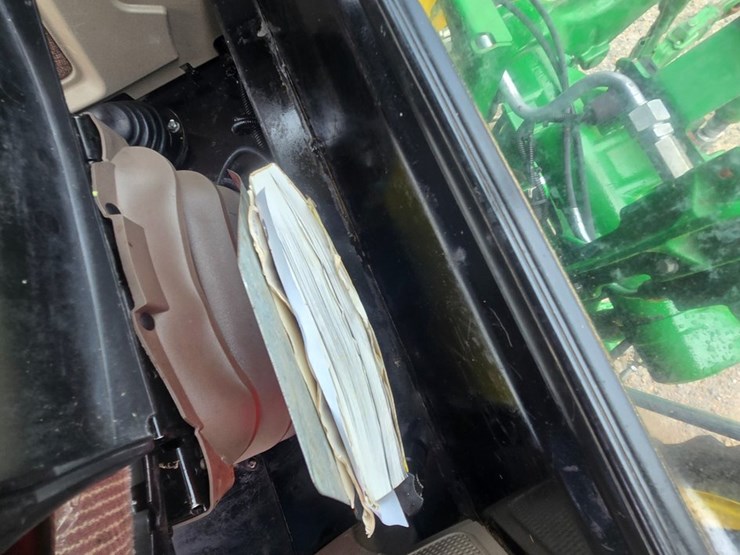john-deere-6105d-image-54