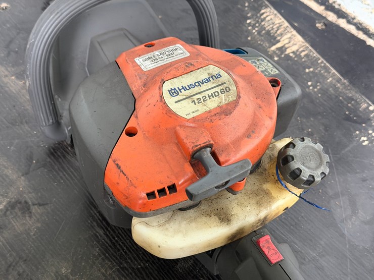#6085-•-husqvarna-122hd60-hedge-trimmer-image-2